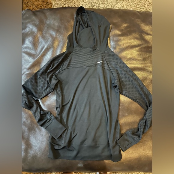 Nike Tops - Nike dry fit top